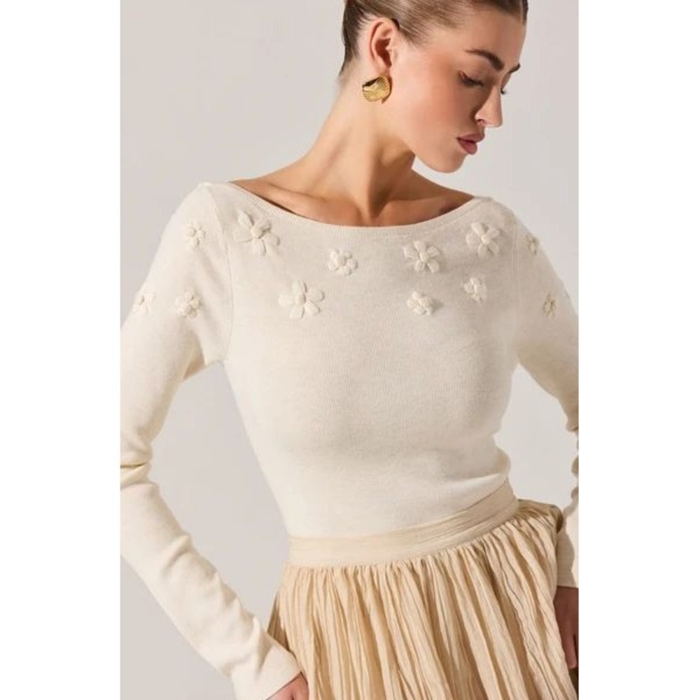 ASTR The Label Bluma Sweater M Ivory Floral Boat Neck Wool Silk Blend Preppy
